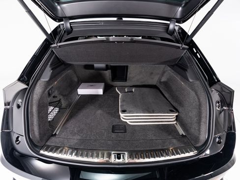 Certified 2024 Bentley Bentayga Extended Wheelbase image 45