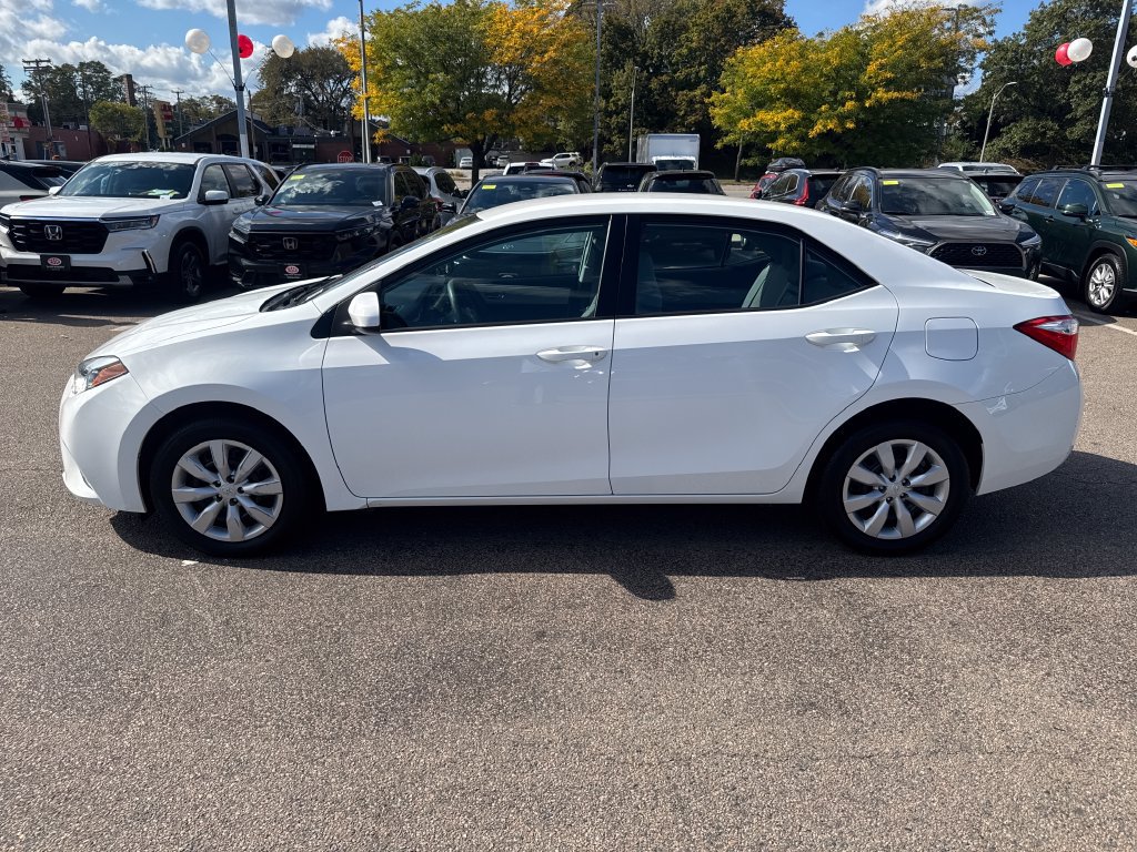 Used 2016 Toyota Corolla LE FWD image 4