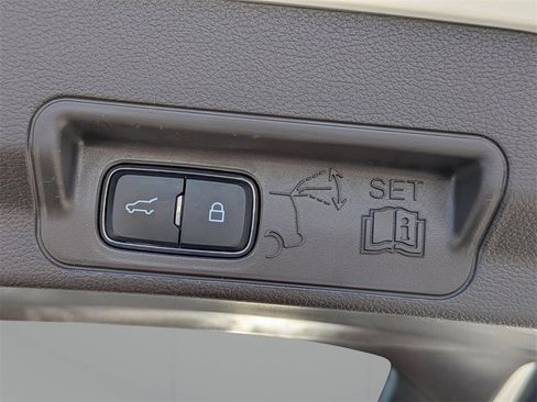 Used 2020 Ford Explorer Platinum w/ Premium Technology Package image 14