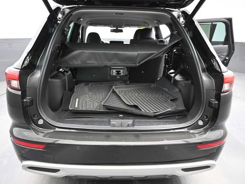Used 2023 Mitsubishi Outlander SEL AWD/4WD image 13
