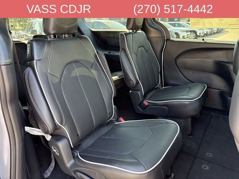 New 2026 Chrysler Pacifica Limited w/ S Appearance Package image 36