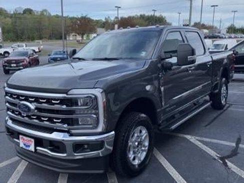 New 2026 Ford F250 XLT w/ XLT Premium Package image 3