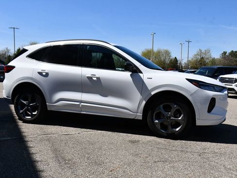 Used 2023 Ford Escape ST-Line w/ Tech Pack #1 AWD/4WD image 8