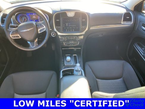 Used 2021 Chrysler 300 Touring w/ Sport Appearance Package image 15