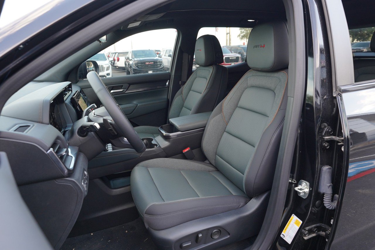 New 2026 GMC Terrain AT4 w/ Convenience Package III AWD/4WD image 36