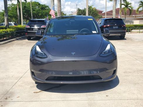 Used 2025 Tesla Model Y Long Range AWD/4WD image 2