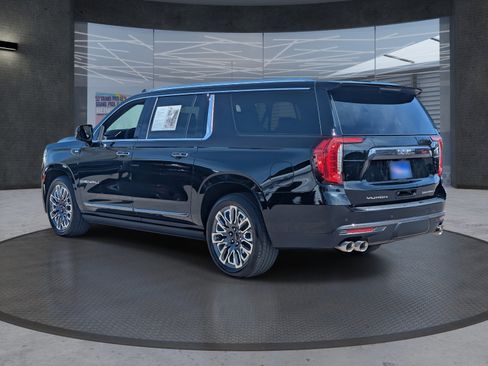 Used 2023 GMC Yukon XL Denali Ultimate image 4