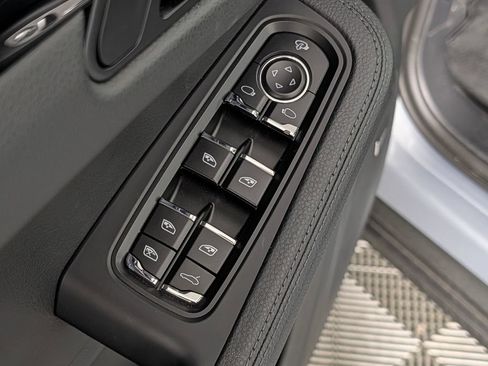 Certified 2026 Porsche Macan AWD/4WD image 27
