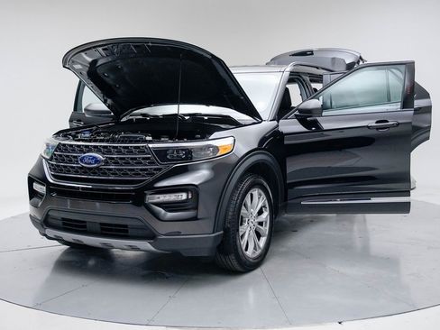 Used 2023 Ford Explorer XLT w/ Equipment Group 202A image 17