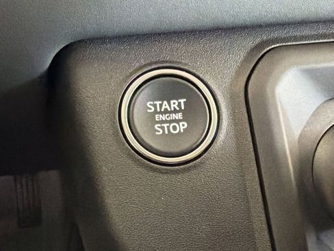 Used 2025 Land Rover Defender 110 X-Dynamic SE AWD/4WD image 27