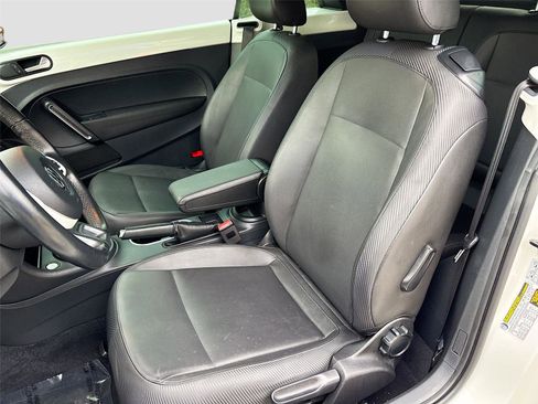 Used 2013 Volkswagen Beetle 2.5 image 20