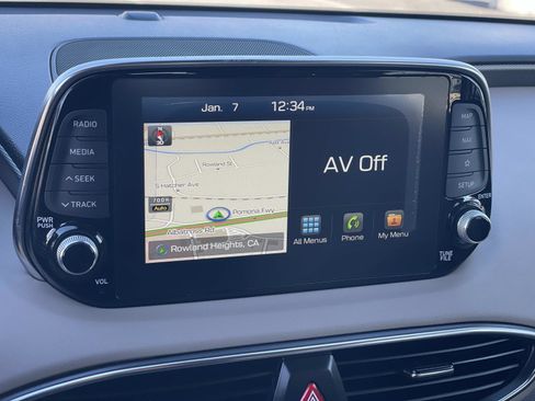 Used 2020 Hyundai Santa Fe Limited image 10