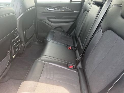 Used 2023 Jeep Grand Cherokee Altitude AWD/4WD image 11