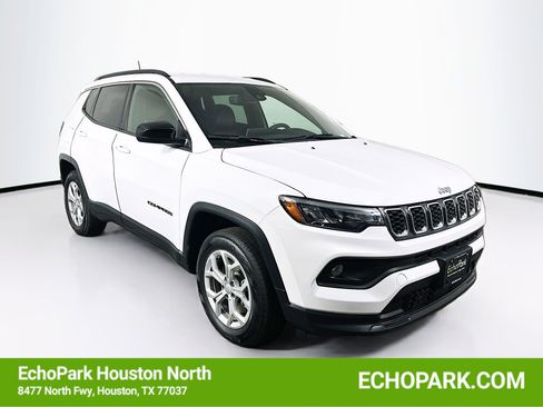 Used 2024 Jeep Compass Latitude image 1