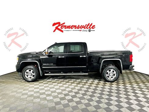 Used 2018 GMC Sierra 3500 Denali w/ Duramax Plus Package image 4