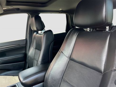 Used 2022 Jeep Grand Cherokee Laredo X image 18