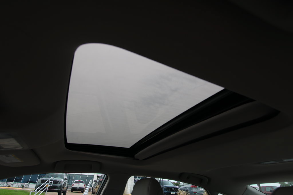 Used 2018 Toyota Avalon Limited w/ All Weather Liner Package FWD image 11