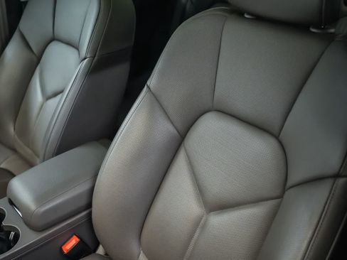 Certified 2023 Porsche Macan AWD/4WD image 30