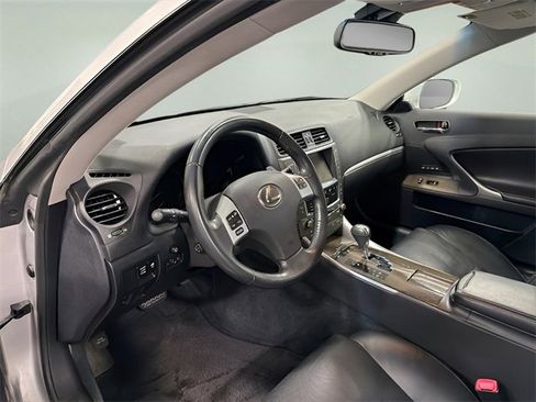 Used 2011 Lexus IS 250C image 10