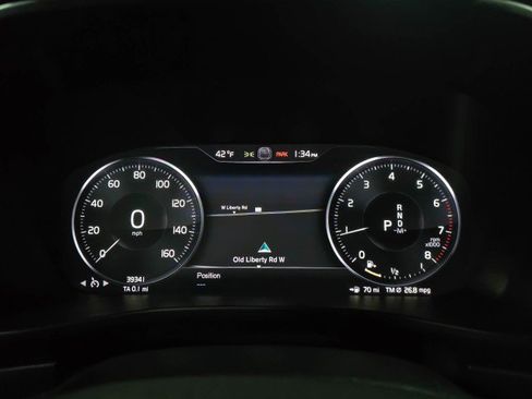 Used 2020 Volvo XC40 T4 R-Design w/ Protection Package Premier image 24