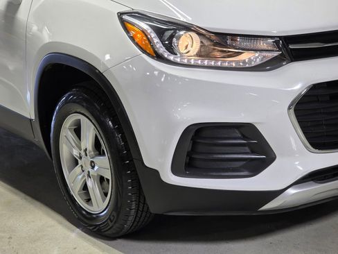 Used 2017 Chevrolet Trax LT w/ LT Convenience Package image 10