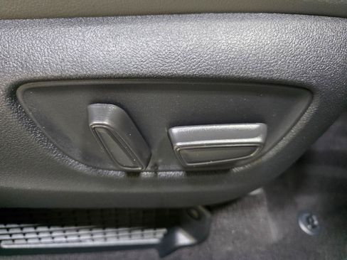 Used 2024 Toyota Sienna XLE FWD image 27