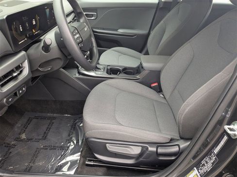 Used 2025 Kia K4 LXS image 20