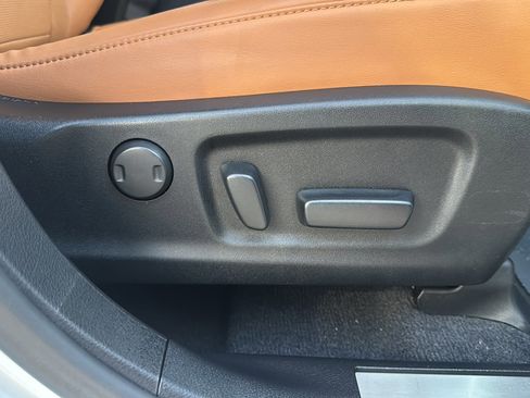 Used 2022 Lexus RX 350L Premium image 14