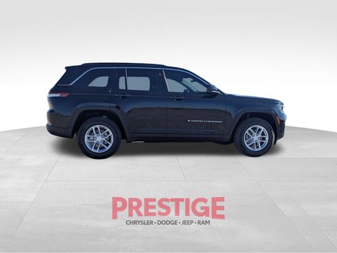 New 2025 Jeep Grand Cherokee Laredo X w/ Luxury Tech Group I AWD/4WD image 4