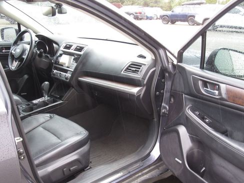 Used 2017 Subaru Outback 2.5i Limited image 18