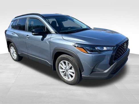 Certified 2025 Toyota Corolla Cross LE w/ Moonroof Package image 7