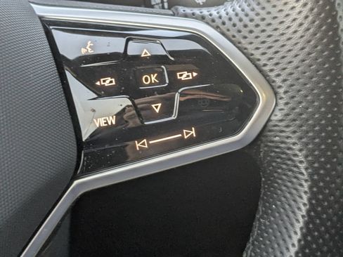 Used 2023 Volkswagen Tiguan SE R-Line AWD/4WD image 18