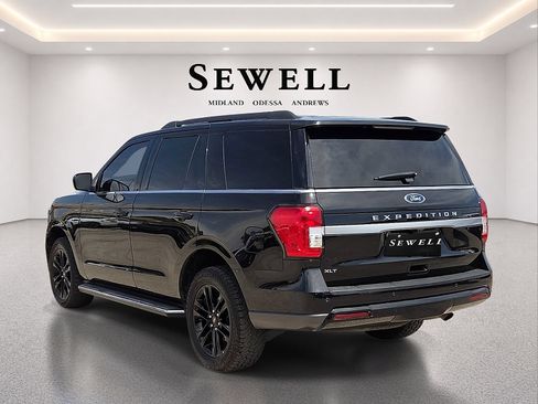 Used 2022 Ford Expedition XLT AWD/4WD image 3