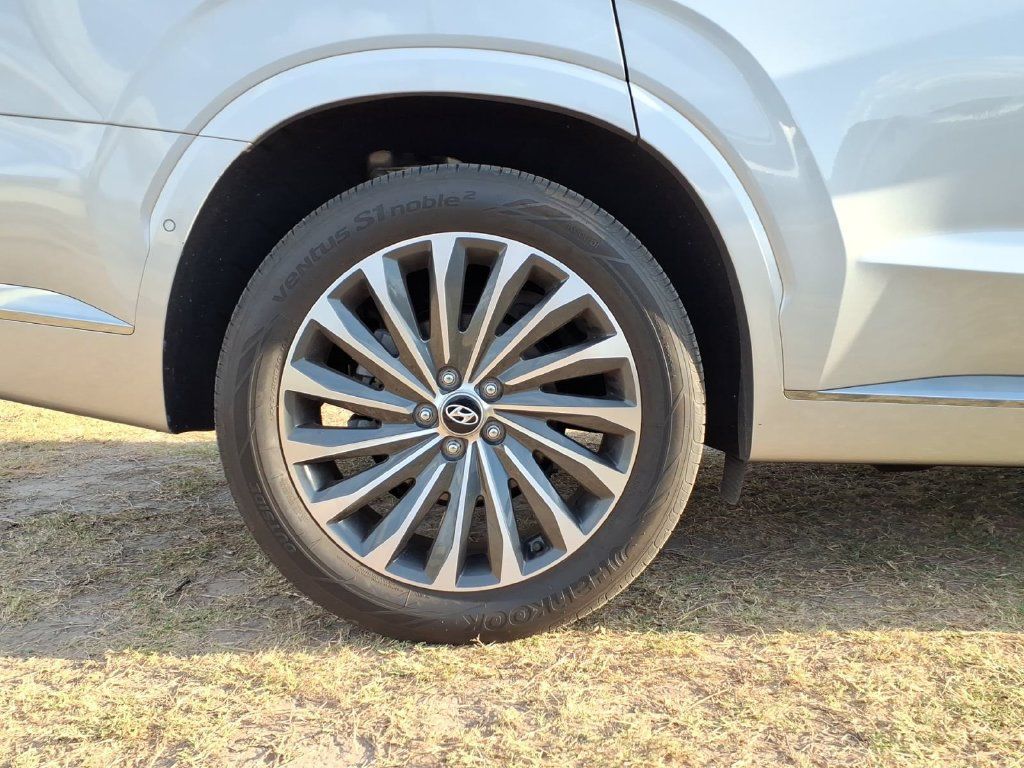 Used 2025 Hyundai Palisade Calligraphy AWD/4WD image 19