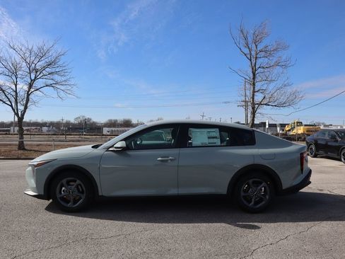 New 2025 Kia K4 LXS image 4