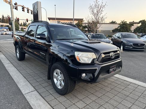 Used 2013 Toyota Tacoma PreRunner w/ TRD Sport Pkg RWD image 3