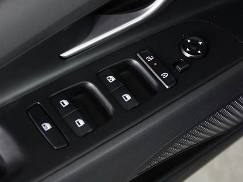 Certified 2025 Hyundai Elantra SEL image 21