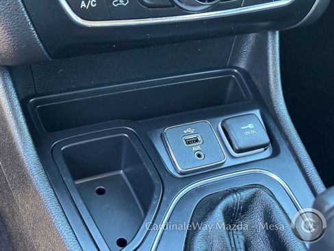 Used 2019 Jeep Cherokee Latitude Plus image 25