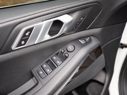 Used 2019 BMW X5 xDrive40i w/ Parking Assistance Package image 30