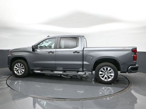 Used 2020 Chevrolet Silverado 1500 Custom w/ Custom Value Package image 3