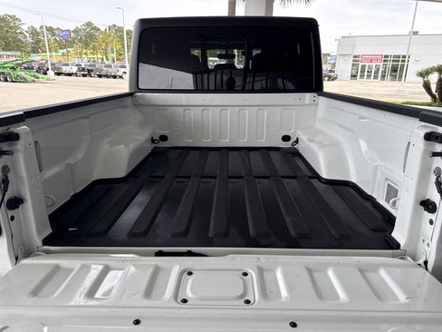 Used 2023 Jeep Gladiator Overland image 36