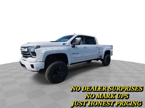 New 2025 Chevrolet Silverado 2500 LTZ w/ LTZ Premium Package AWD/4WD image 4