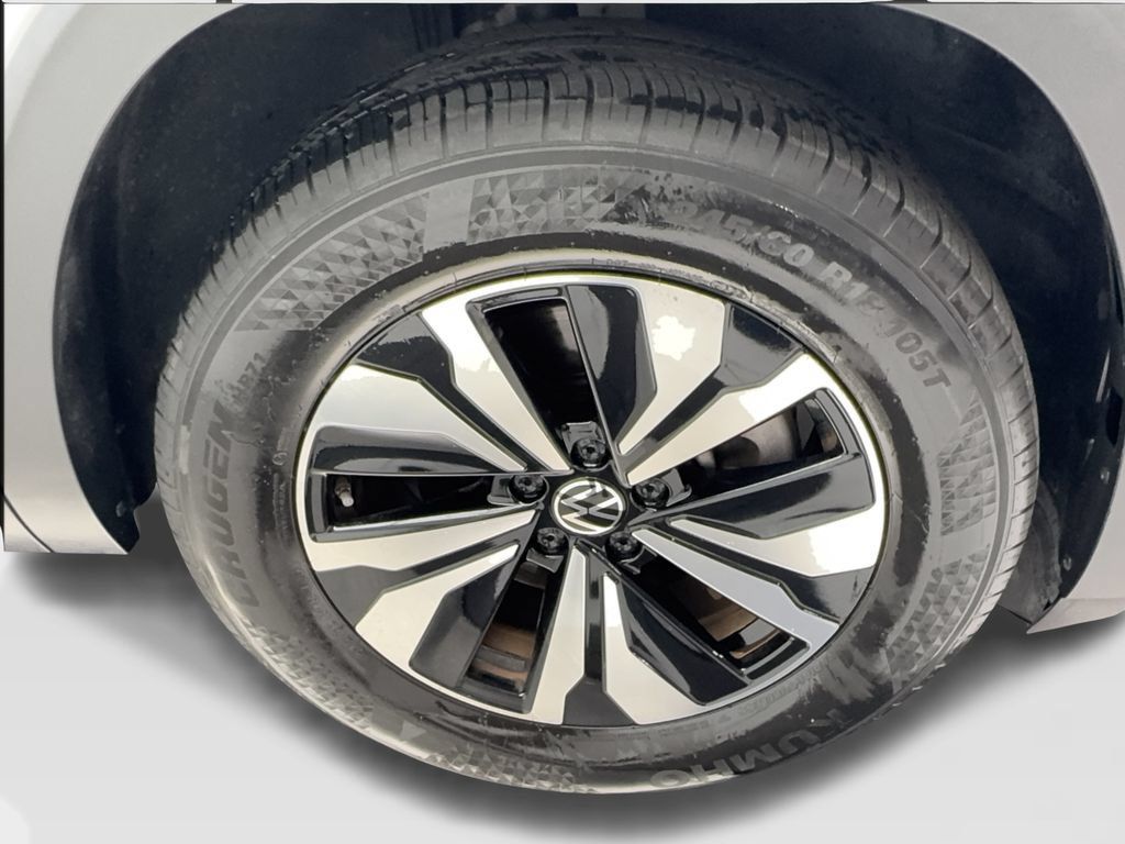 Used 2024 Volkswagen Atlas Cross Sport SE FWD image 14