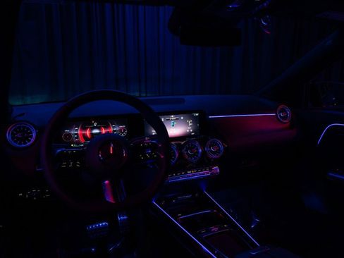 Certified 2025 Mercedes-Benz GLA 250 image 25