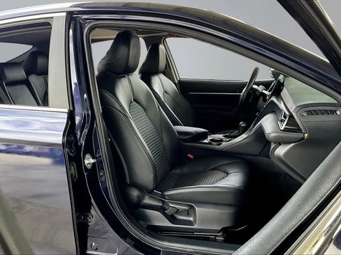 Used 2022 Toyota Camry SE w/ Cold Weather Package FWD image 26