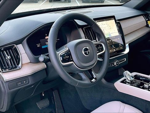 New 2026 Volvo XC90 T8 Plus w/ Protection Package Premier AWD/4WD image 31