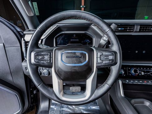 Used 2025 GMC Sierra 2500 Denali image 19