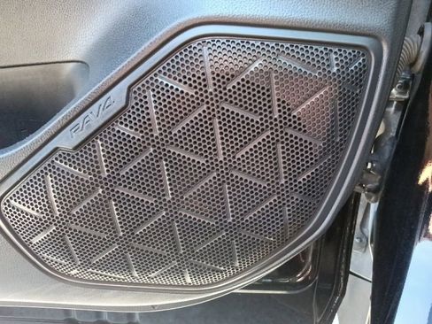 Used 2022 Toyota RAV4 LE AWD/4WD image 13