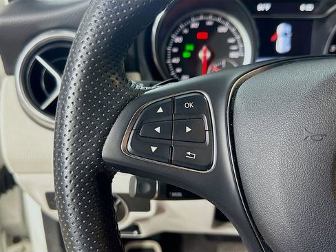 Used 2019 Mercedes-Benz GLA 250 4MATIC image 23