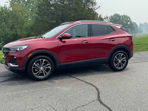 Used 2021 Buick Encore GX Essence w/ Advanced Technology Package AWD/4WD image 4